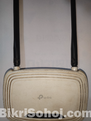 TP Link Router 300 mbps Speed (Used)